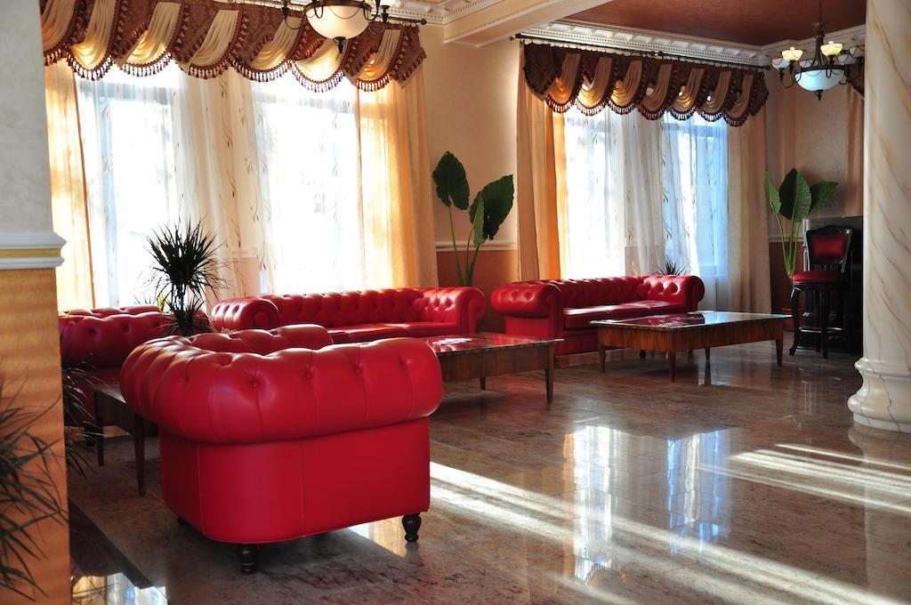 Vigo Grand Hotel Ploieşti Kültér fotó