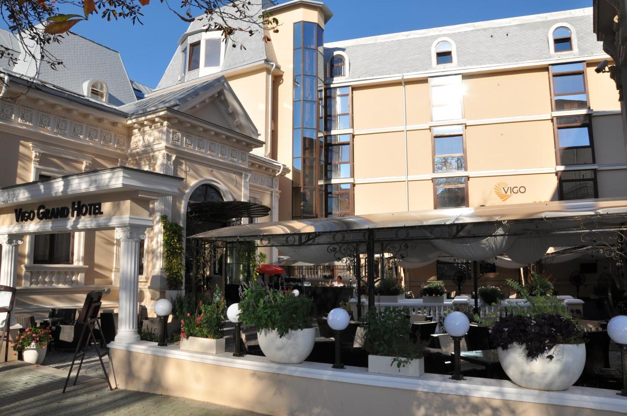 Vigo Grand Hotel Ploieşti Kültér fotó