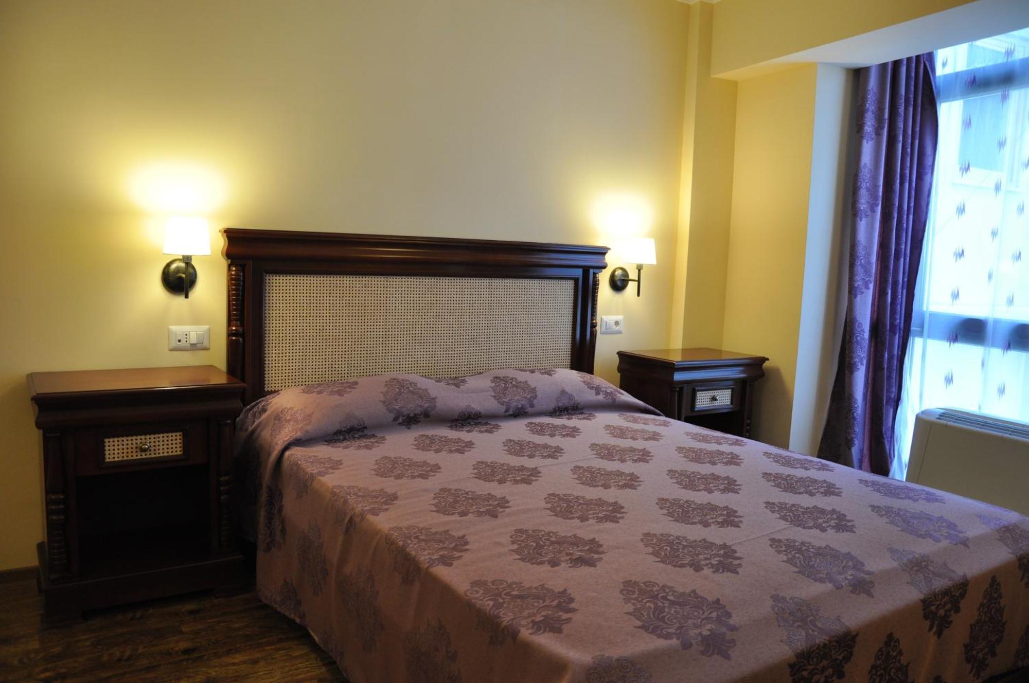 Vigo Grand Hotel Ploieşti Szoba fotó