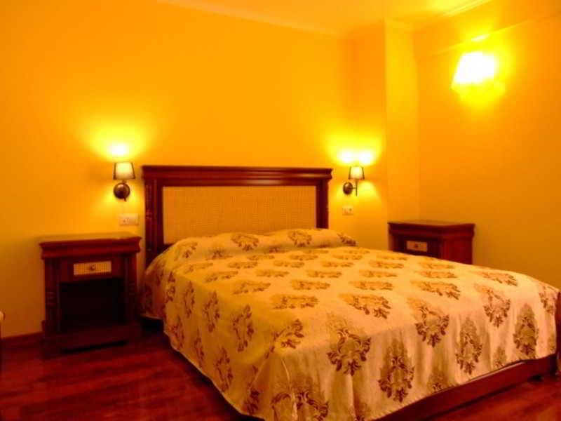 Vigo Grand Hotel Ploieşti Kültér fotó