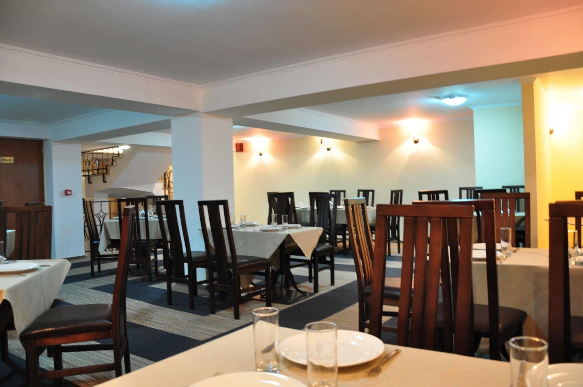 Vigo Grand Hotel Ploieşti Kültér fotó