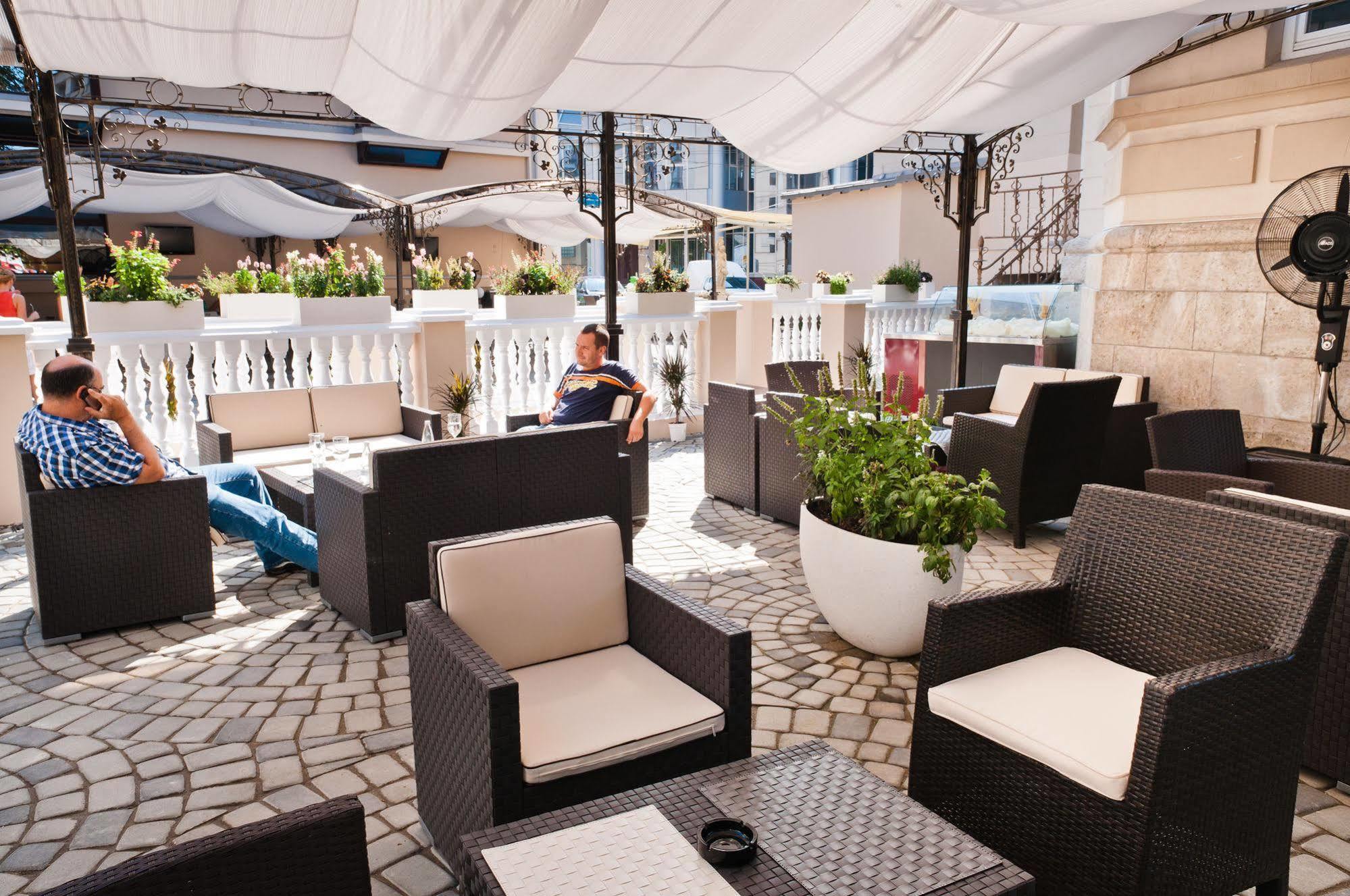 Vigo Grand Hotel Ploieşti Kültér fotó